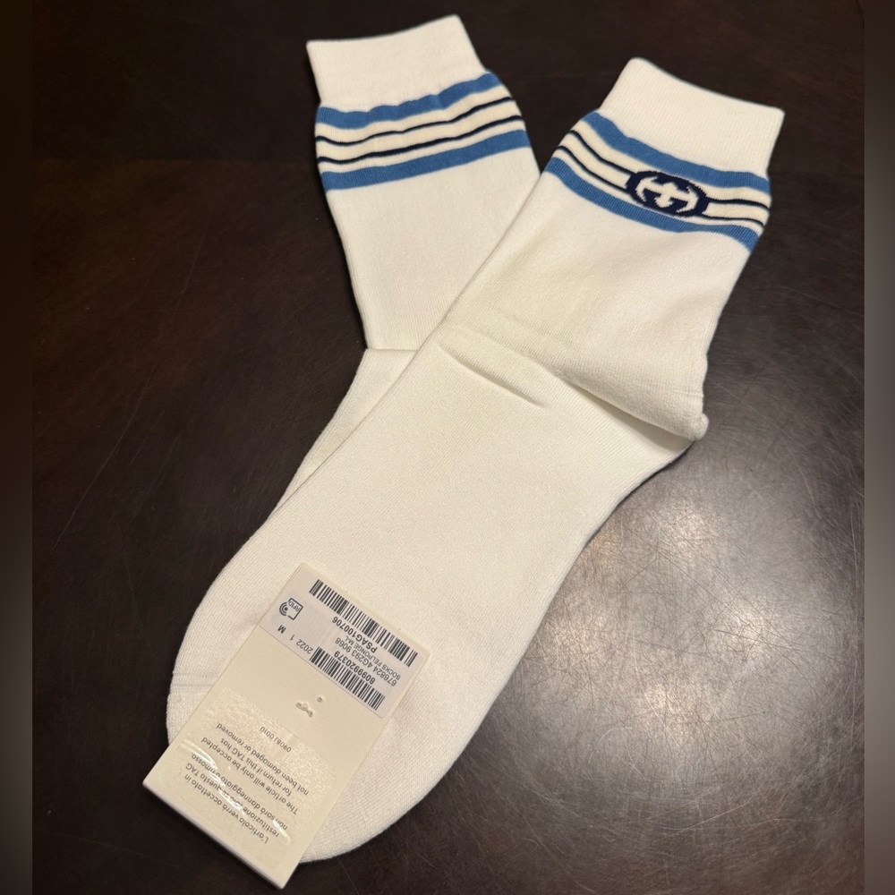 New Authentic Gucci GG Logo Socks White Blue